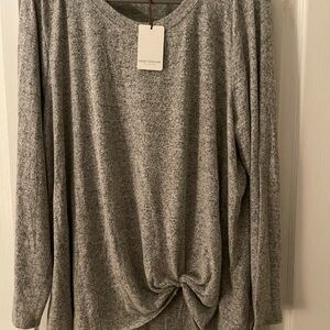 Green Envelope butter soft long sleeve shirt. 3X NWT
Gathered front